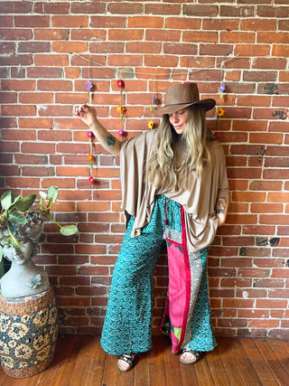 Mountain Girl Basic Bamboo Flowy Top -Mocha