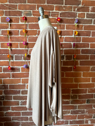 Mountain Girl Basic Bamboo Flowy Top -Mocha