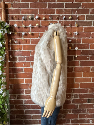 Second Hand Finds - Size Small Faux Fur Boho Vest with Pockets - Betsey Johnson