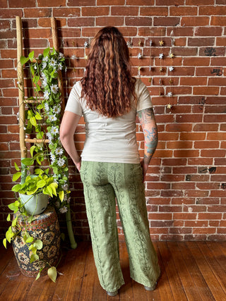 Sale! Flowy Embroidered Pants Size Small