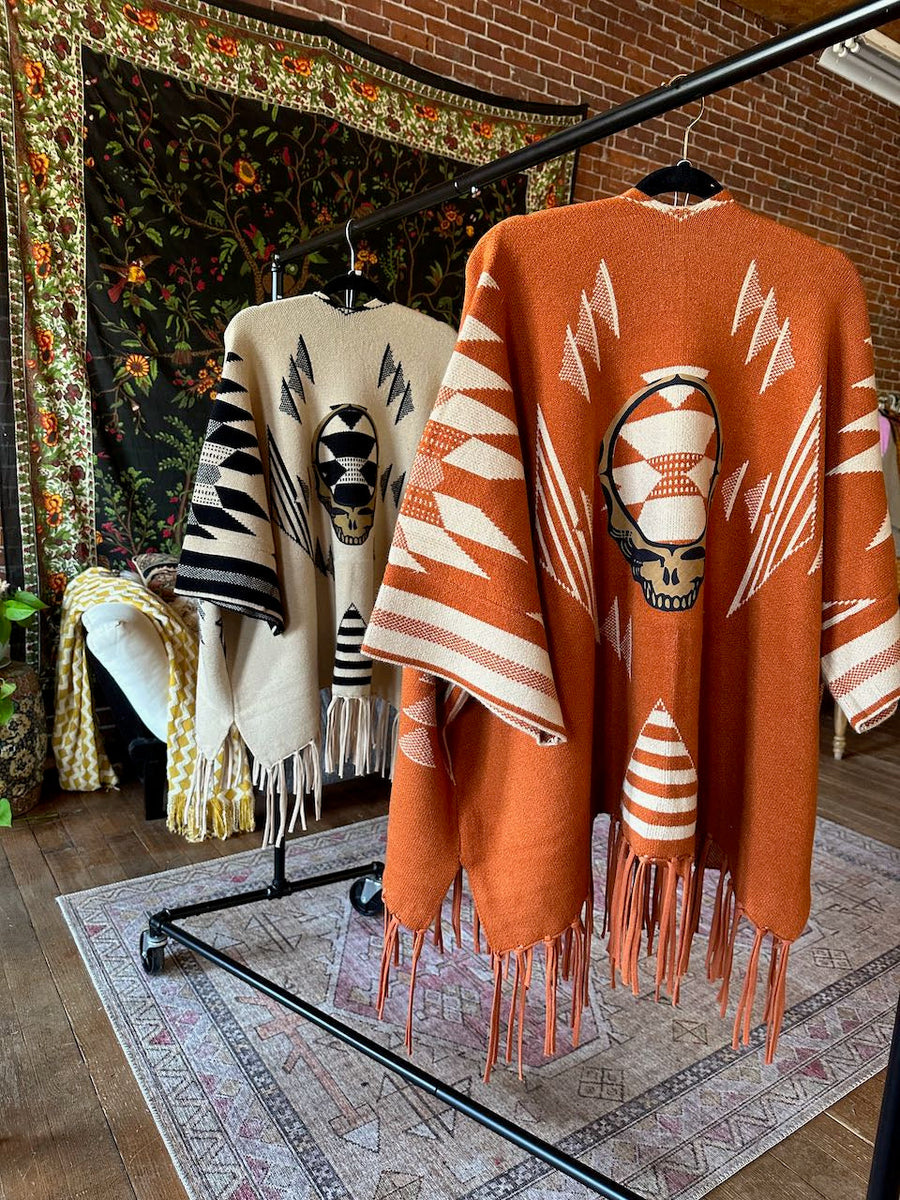 One Size Fits Most Grateful Dead Fringe Poncho Patchwork Pocket Sweater- Black / White
